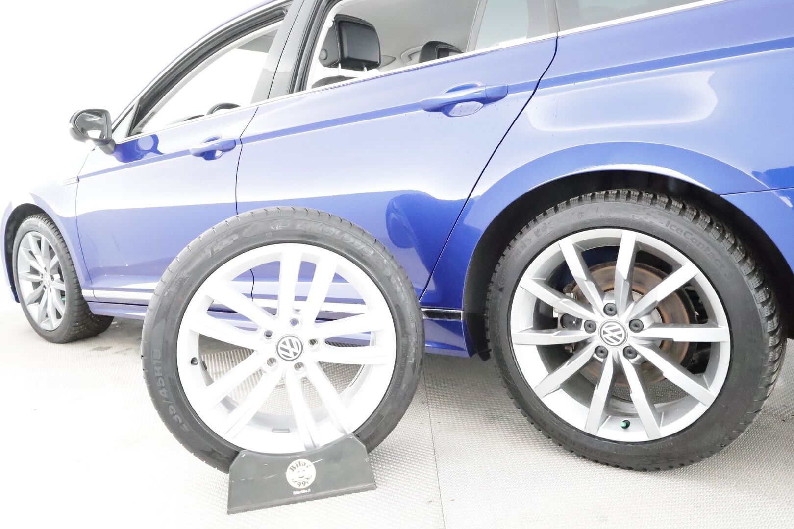 Volkswagen Passat 2020 Variant R-Line 1,5 TSI EVO 110 kW DSG * ACC / P.kamera / IQ.Light / Koukku / Webasto / Navi / Puolinahat * - Suomi-auto / Kahdet renkaat aluvanteilla - HULLU BLACKWEEK KORKOTARJOUS 2,49%