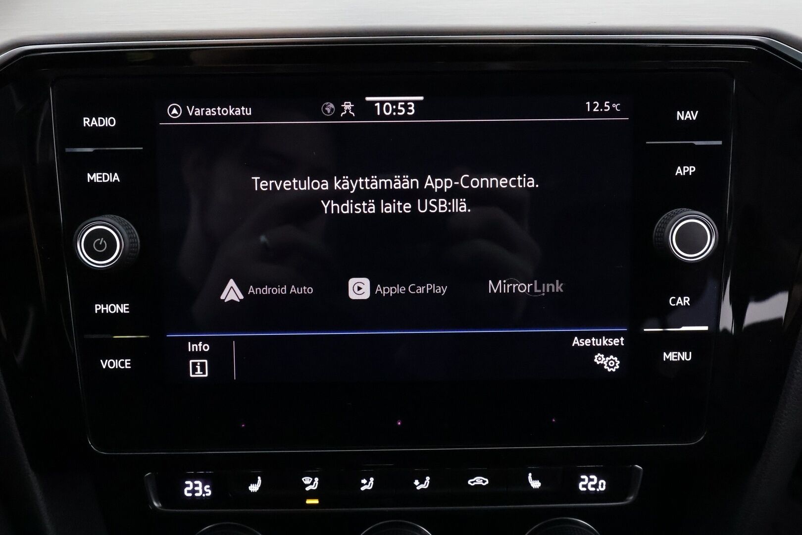 Volkswagen Passat 2020 Variant R-Line 1,5 TSI EVO 110 kW DSG * ACC / P.kamera / IQ.Light / Koukku / Webasto / Navi / Puolinahat * - Suomi-auto / Kahdet renkaat aluvanteilla - HULLU BLACKWEEK KORKOTARJOUS 2,49%