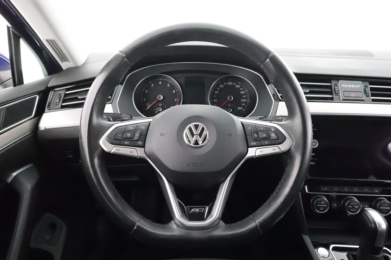 Volkswagen Passat 2020 Variant R-Line 1,5 TSI EVO 110 kW DSG * ACC / P.kamera / IQ.Light / Koukku / Webasto / Navi / Puolinahat * - Suomi-auto / Kahdet renkaat aluvanteilla - HULLU BLACKWEEK KORKOTARJOUS 2,49%