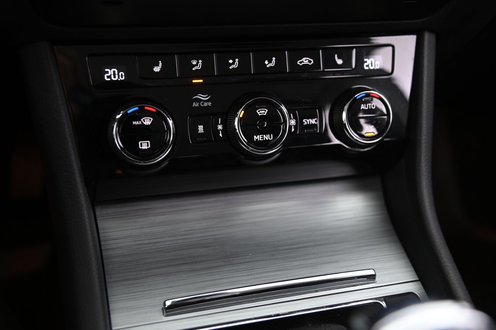 Skoda Superb 2020 Combi 1,4 TSI PHEV Ambition iV DSG Autom. - Merkkihuollettu | Webasto | Taittuva koukku | 360 kamera | ACC | Muistipenkki | KeyLessGo | 2x Renkaat & Aluvanteet | Juuri Katsastettu!