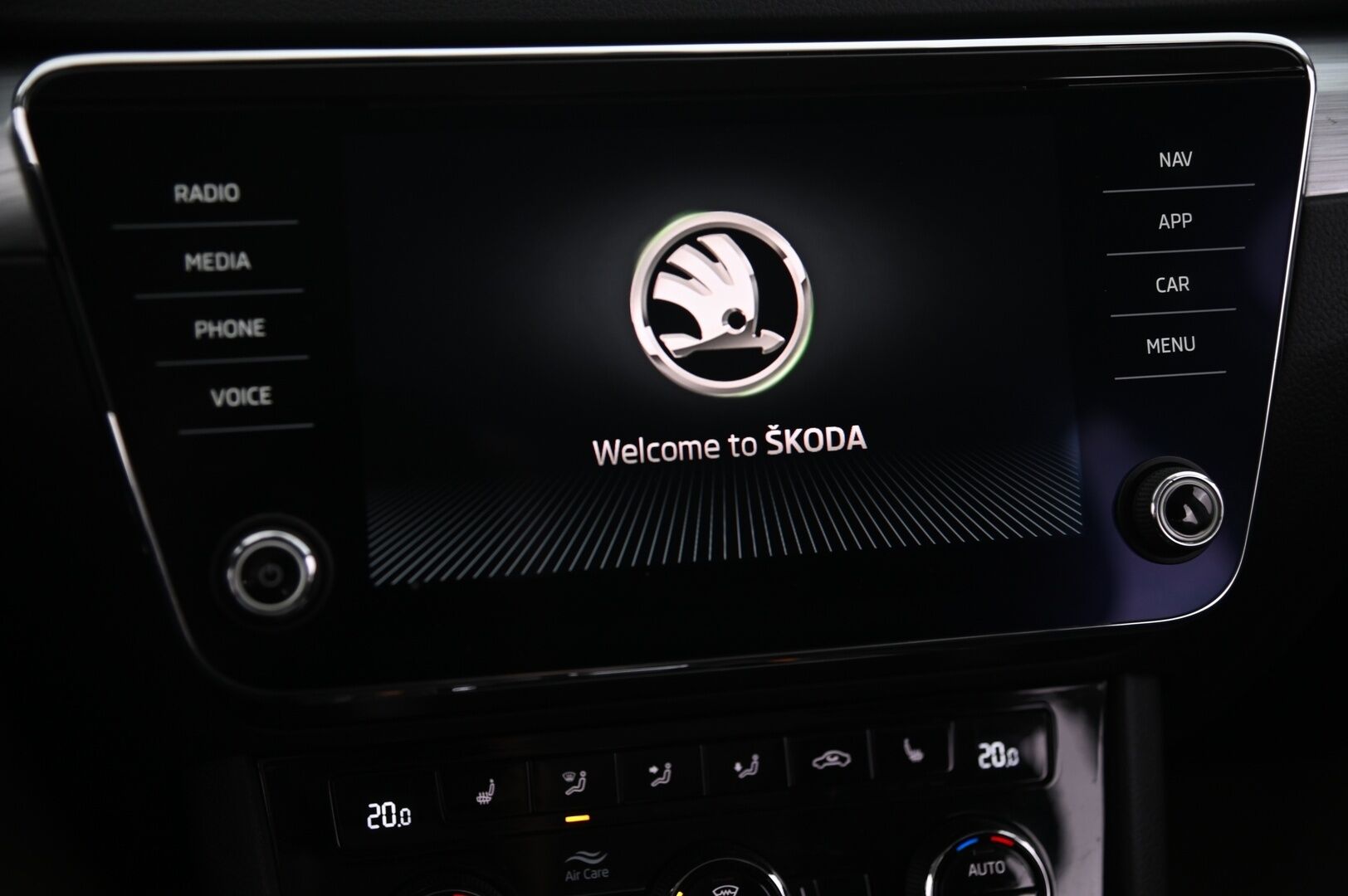 Skoda Superb 2020 Combi 1,4 TSI PHEV Ambition iV DSG Autom. - Merkkihuollettu | Webasto | Taittuva koukku | 360 kamera | ACC | Muistipenkki | KeyLessGo | 2x Renkaat & Aluvanteet | Juuri Katsastettu!