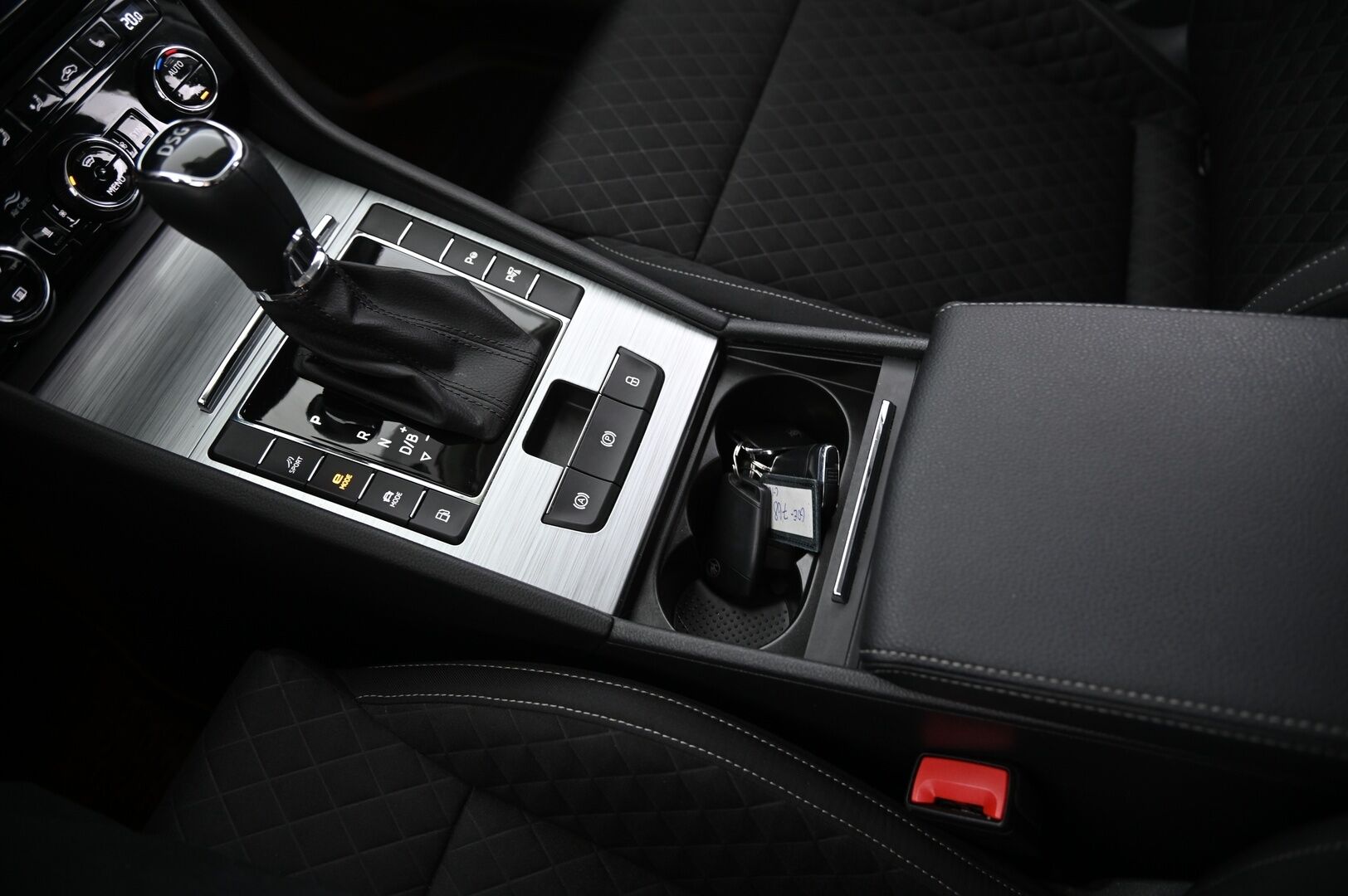 Skoda Superb 2020 Combi 1,4 TSI PHEV Ambition iV DSG Autom. - Merkkihuollettu | Webasto | Taittuva koukku | 360 kamera | ACC | Muistipenkki | KeyLessGo | 2x Renkaat & Aluvanteet | Juuri Katsastettu!