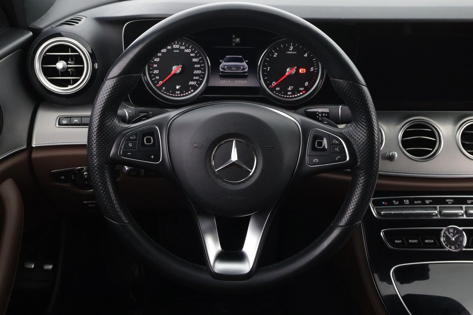 Mercedes-Benz E 2018 220d 4Matic T A Premium Business - Webasto | Koukku | Distronic+ | Multibeam LED | Ilmastoidut Nahat | Peruutuskamera | Supervarusteet!