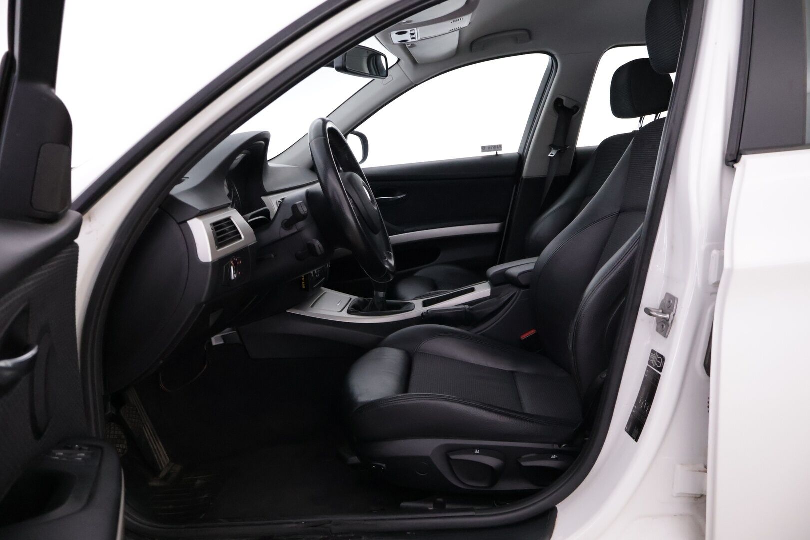 BMW 320 2012 2,0 E91 Touring *Myydään huutokaupat.com* - Hifit / Sporttipenkit / Xenon / Koukku / Ketju vaihdettu