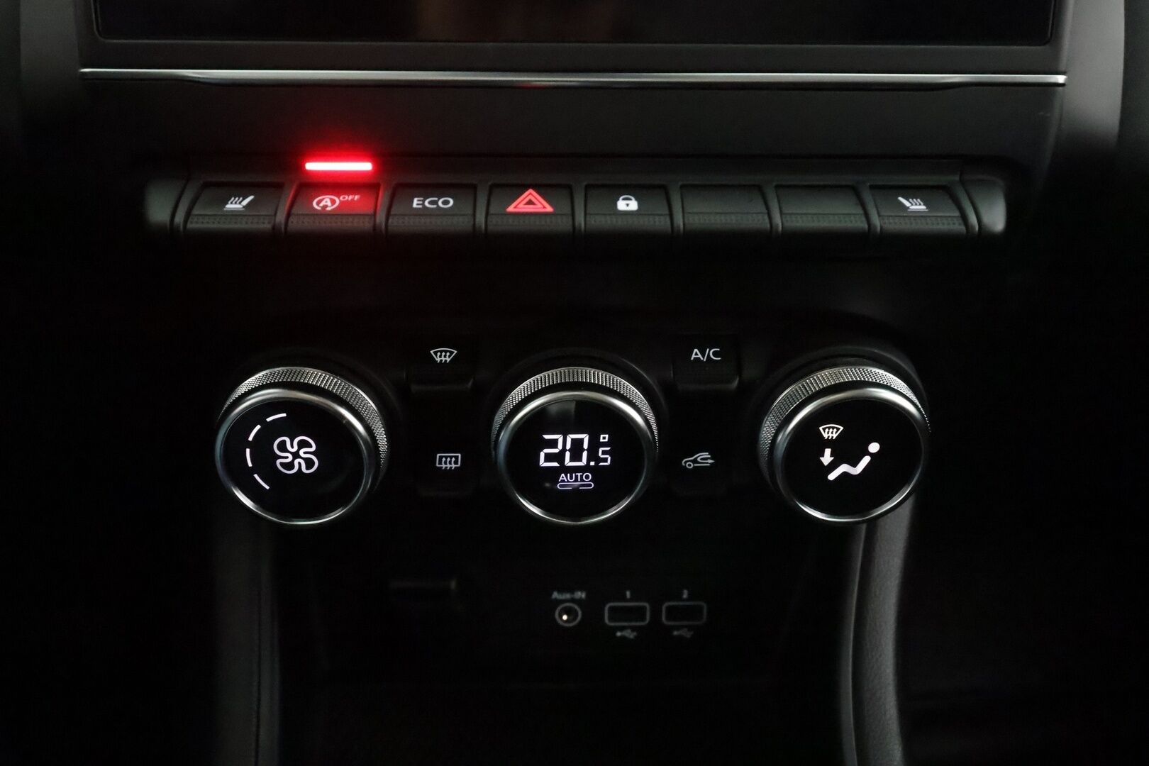 Renault Captur 2020 TCe 130 EDC7-aut Zen * LED / P.Kamera / Vakkari / Navi / Kaistavahti / Sisätilanlämmitin / Koukku * - 1.om Suomi-auto / Kahdet renkaat aluvanteilla / Merkkihuollot