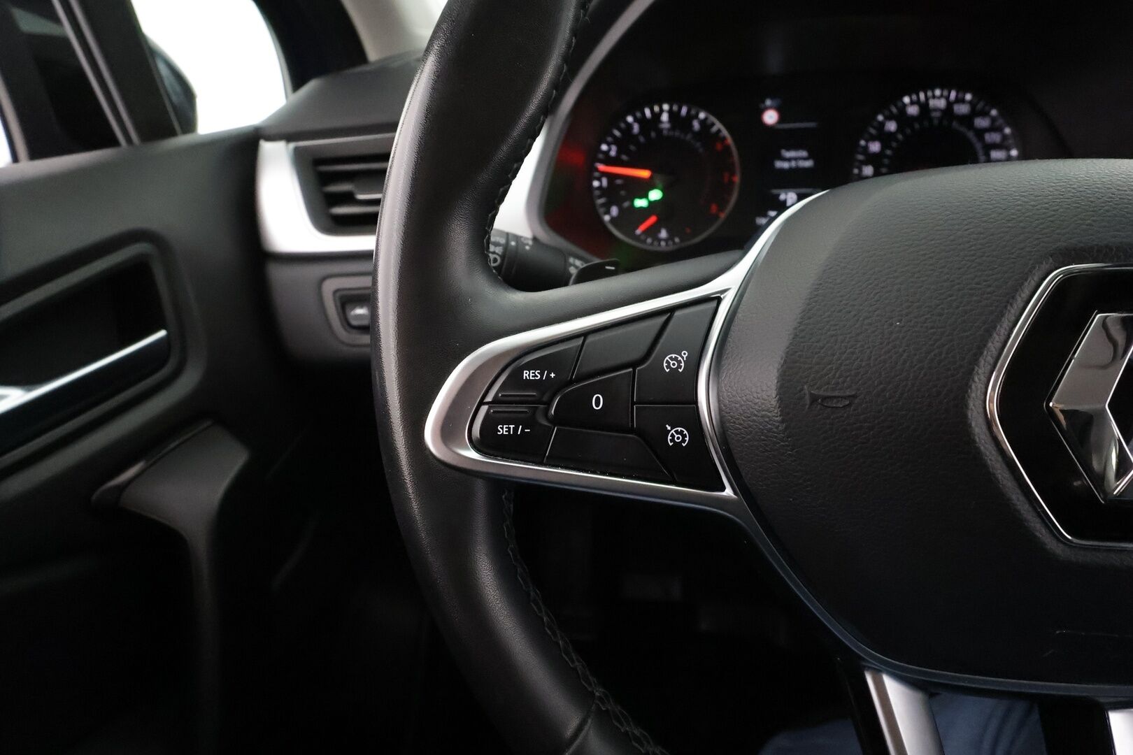 Renault Captur 2020 TCe 130 EDC7-aut Zen *Koukku / Kamera / Lohko+sisä / LED / Navi / Kaistavahti* - 1.om Suomi-auto / Kahdet renkaat aluvanteilla / Merkkihuollot