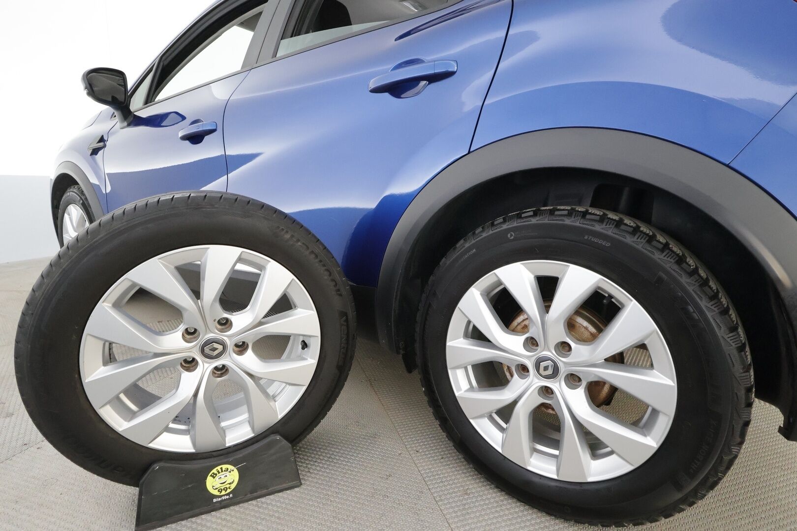 Renault Captur 2020 TCe 130 EDC7-aut Zen * LED / P.Kamera / Vakkari / Navi / Kaistavahti / Sisätilanlämmitin / Koukku * - 1.om Suomi-auto / Kahdet renkaat aluvanteilla / Merkkihuollot