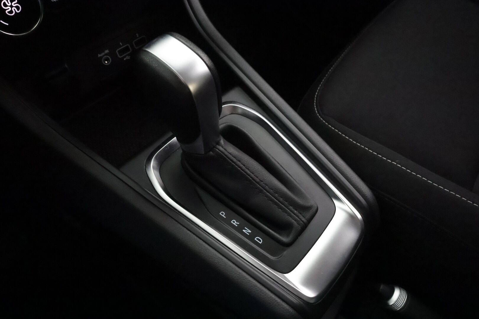 Renault Captur 2020 TCe 130 EDC7-aut Zen *Koukku / Kamera / Lohko+sisä / LED / Navi / Kaistavahti* - 1.om Suomi-auto / Kahdet renkaat aluvanteilla / Merkkihuollot