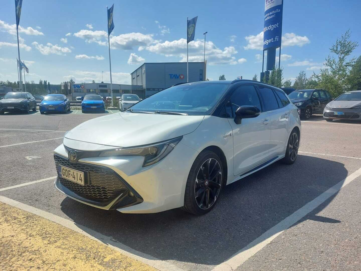 Toyota Corolla 2020 Touring Sports 2,0 Hybrid GR Sport - Suomiauto / Adapt.Vakkari / P.Kamera / Puolinahat / Ratinlämmitin / LED / Keyless / Merkkihuollot / Juuri huollettu!