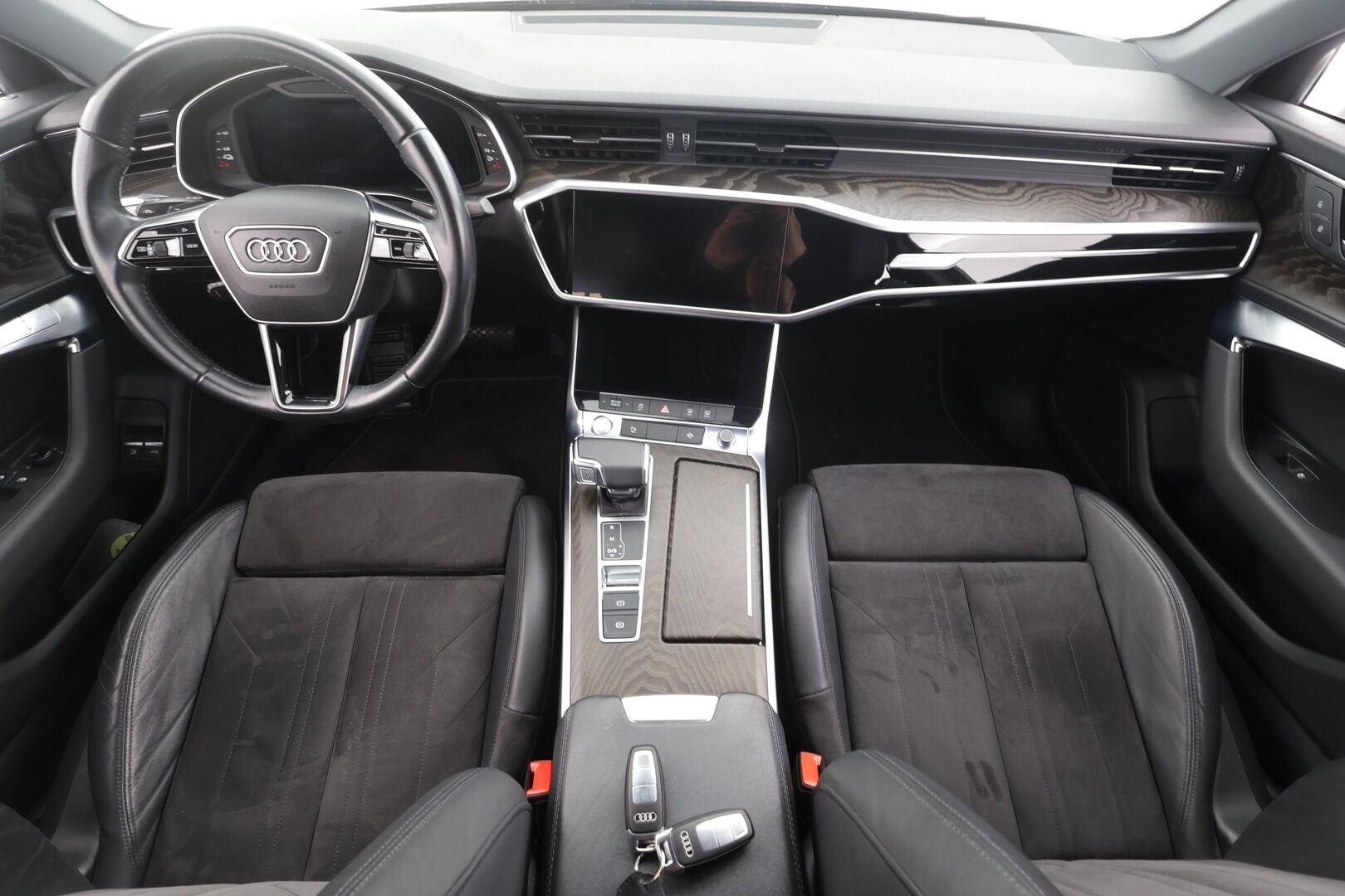 Audi A6 2020 Sedan Business Sport 50 TFSI e quattro S tronic * ACC / Matrix / 360°-kamera / Sporttipenkit / Apple&Android / Vetokoukku * - Todella hieno yksilö / Kattavasti varusteltu / Upea sedan! - HULLUT AVAJAISHULINAT KORKOTARJOUS 3,29 %