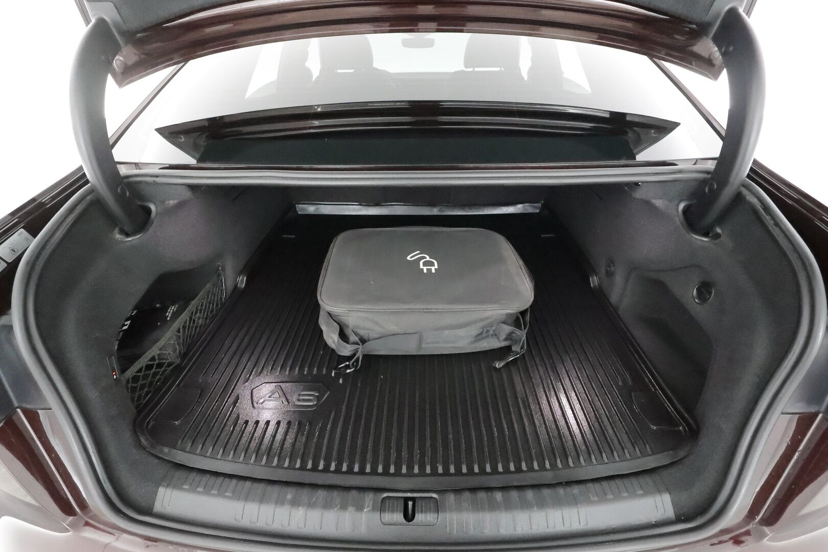 Audi A6 2020 Sedan Business Sport 50 TFSI e quattro S tronic * ACC / Matrix / 360°-kamera / Sporttipenkit / Apple&Android / Vetokoukku * - Todella hieno yksilö / Kattavasti varusteltu / Upea sedan! - HULLUT AVAJAISHULINAT KORKOTARJOUS 3,29 %