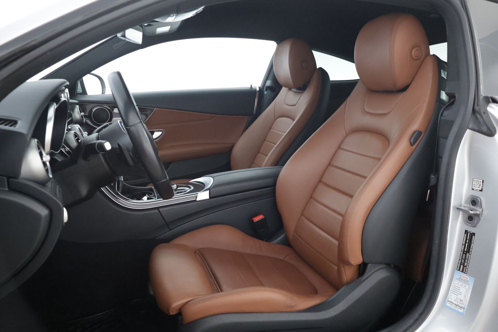 Mercedes-Benz C 2020 200 Coupé A - | Suomi-auto | P-Kamera | Ruskeat sporttinahat / LED High Performance | Koukku |