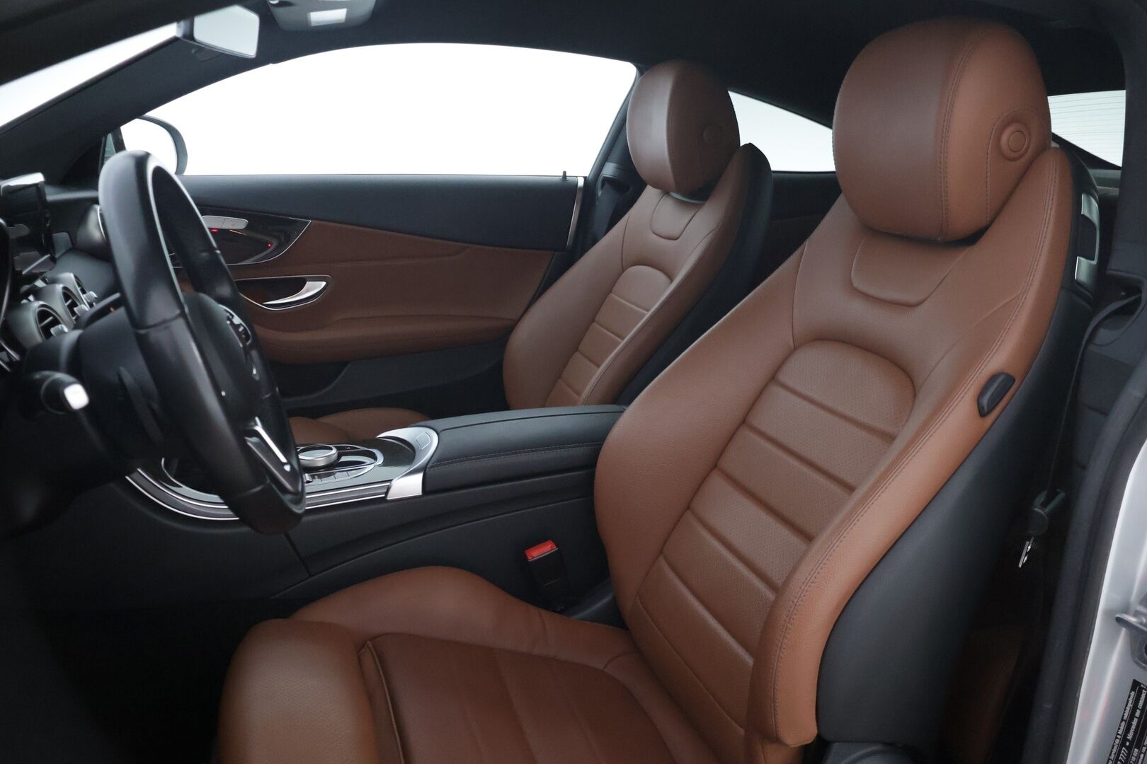 Mercedes-Benz C 2020 200 Coupé A - | Suomi-auto | P-Kamera | Ruskeat sporttinahat / LED High Performance | Koukku |