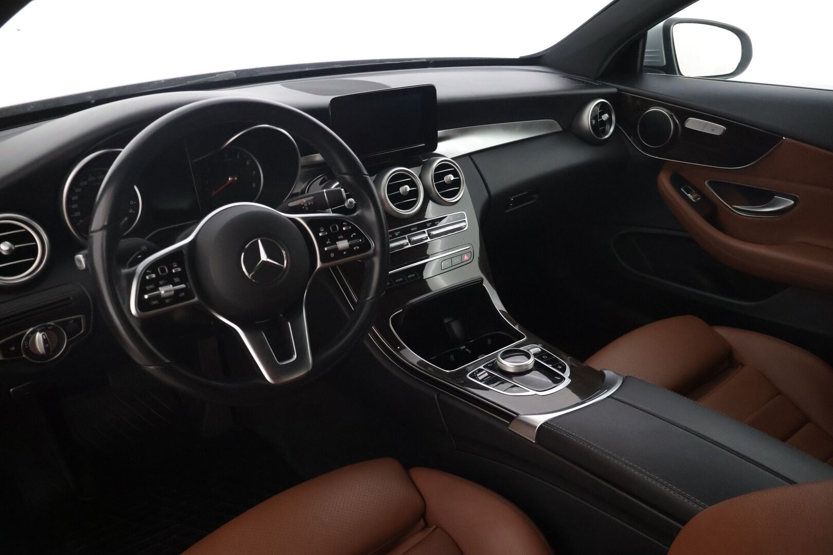 Mercedes-Benz C 2020 200 Coupé A - | Suomi-auto | P-Kamera | Ruskeat sporttinahat / LED High Performance | Koukku |