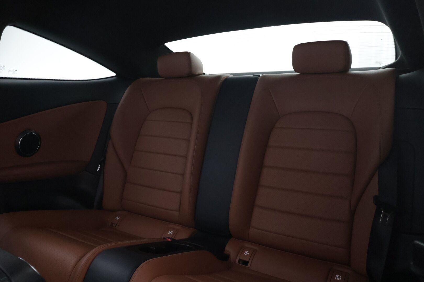 Mercedes-Benz C 2020 200 Coupé A - | Suomi-auto | P-Kamera | Ruskeat sporttinahat / LED High Performance | Koukku |