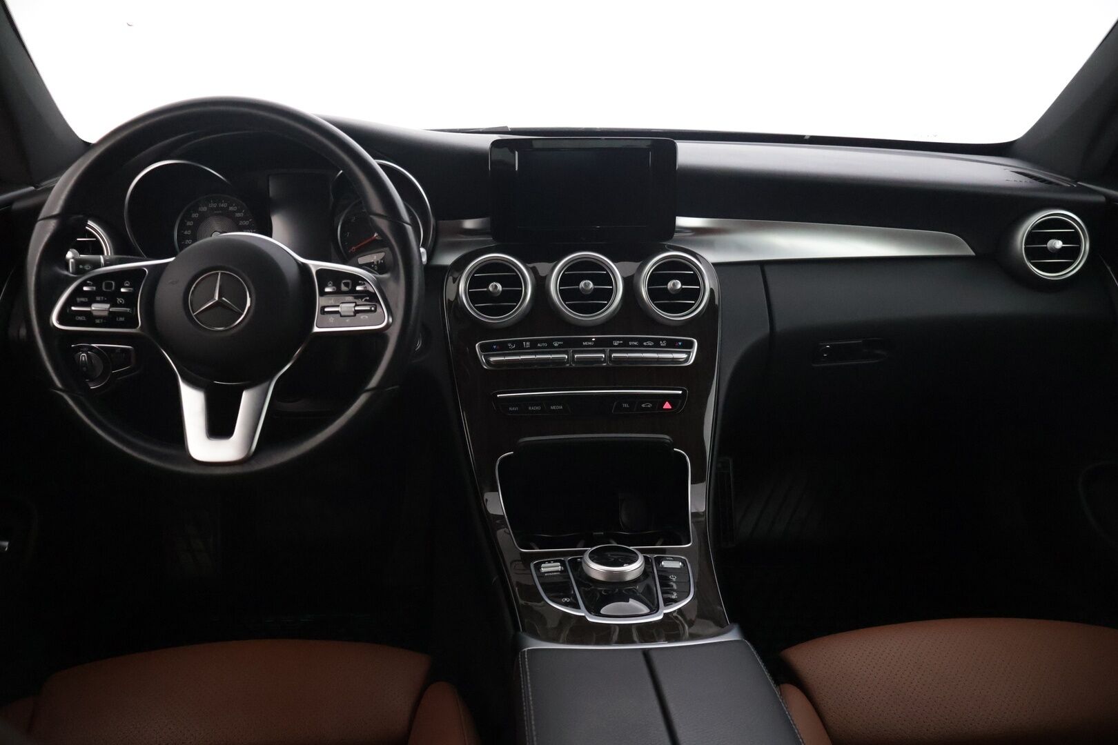 Mercedes-Benz C 2020 200 Coupé A - | Suomi-auto | P-Kamera | Ruskeat sporttinahat / LED High Performance | Koukku |