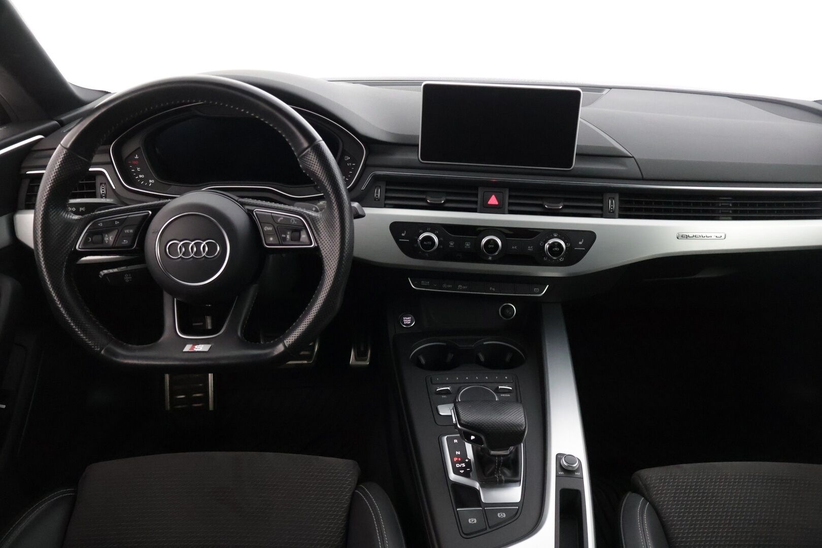 Audi A5 2017 Coupé Business Sport 2,0 TFSI 185 kW quattro  * Digimittaristo / Vakkari / S-line / Koukku / Rotor / Flat Bottom * - * Todella hieno ja harvinainen 2 ovinen coupe tarjolla! Paras väriyhdistelmä, ulko ja sisä S-Linellä! *