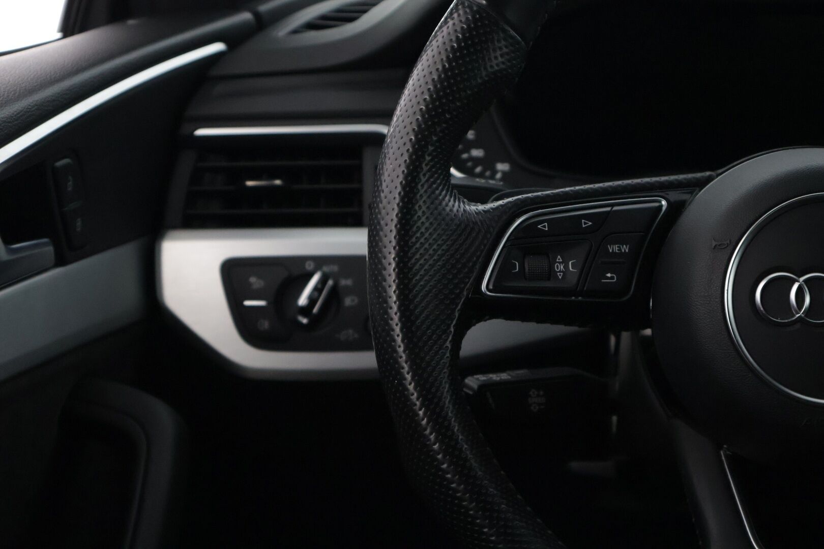 Audi A5 2017 Coupé Business Sport 2,0 TFSI 185 kW quattro  * Digimittaristo / Vakkari / S-line / Koukku / Rotor / Flat Bottom * - * Todella hieno ja harvinainen 2 ovinen coupe tarjolla! Paras väriyhdistelmä, ulko ja sisä S-Linellä! *