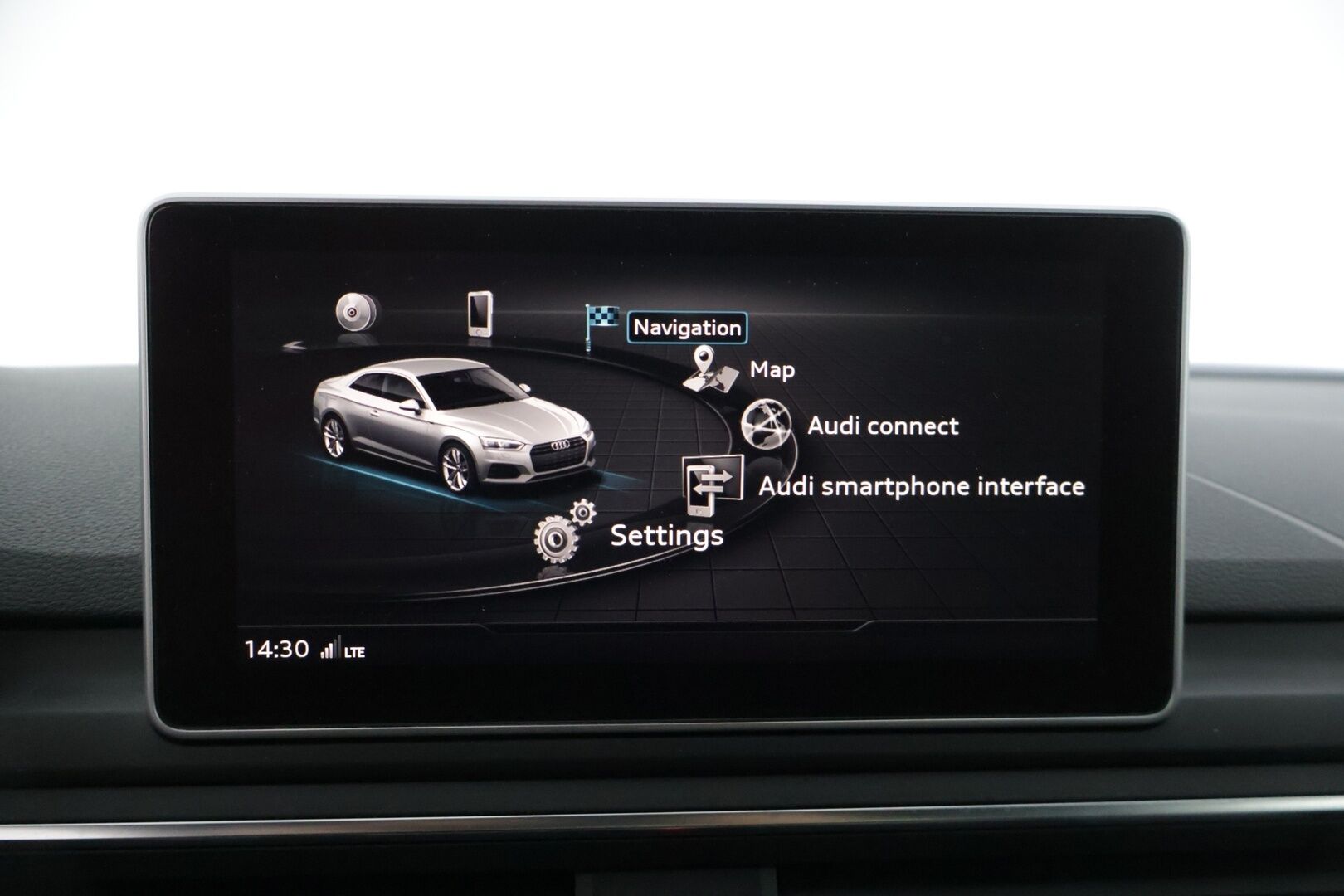 Audi A5 2017 Coupé Business Sport 2,0 TFSI 185 kW quattro  * Digimittaristo / Vakkari / S-line / Koukku / Rotor / Flat Bottom * - * Todella hieno ja harvinainen 2 ovinen coupe tarjolla! Paras väriyhdistelmä, ulko ja sisä S-Linellä! *