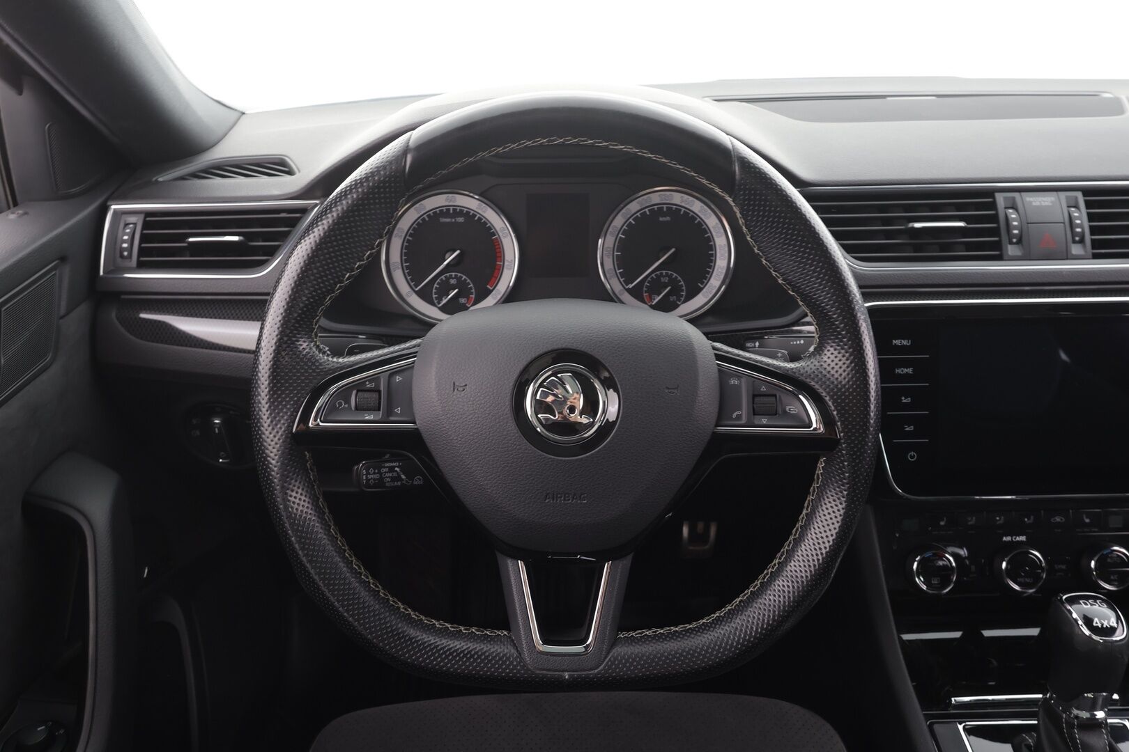 Skoda Superb 2018 2,0 TSI 4x4 SportLine DSG - ACC | Canton | Webasto | Koukku | Xenon | Muistipenkki | P.Kamera | Apple&Android  | 2x renkaat