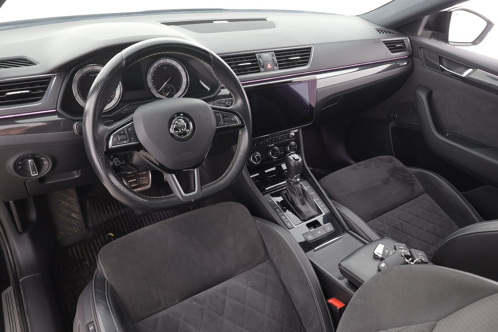 Skoda Superb 2018 2,0 TSI 4x4 SportLine DSG - ACC | Canton | Webasto | Koukku | Xenon | Muistipenkki | P.Kamera | Apple&Android  | 2x renkaat