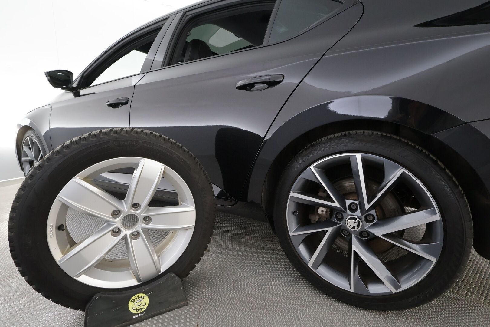 Skoda Superb 2018 2,0 TSI 4x4 SportLine DSG - ACC | Canton | Webasto | Koukku | Xenon | Muistipenkki | P.Kamera | Apple&Android  | 2x renkaat