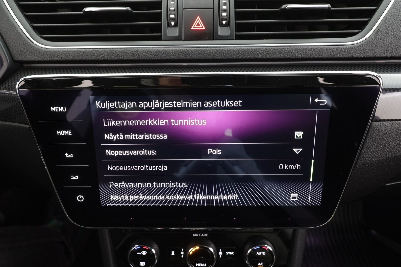Skoda Superb 2018 2,0 TSI 4x4 SportLine DSG - ACC | Canton | Webasto | Koukku | Xenon | Muistipenkki | P.Kamera | Apple&Android  | 2x renkaat