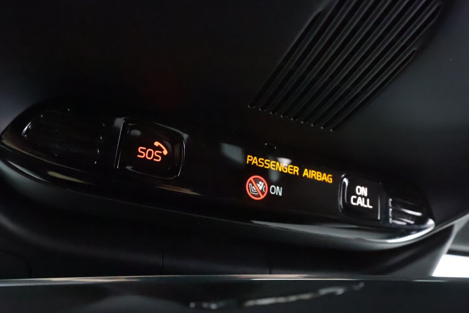 Volvo V60 2021 T8 TwE AWD Business Inscription aut * ACC / Webasto / Muistipenkki / BLIS / Ruskeat nahat / KeylessGo / LED / Navi * - 1.Om Suomi-auto / Kahdet renkaat aluvanteilla / Merkkihuollettu