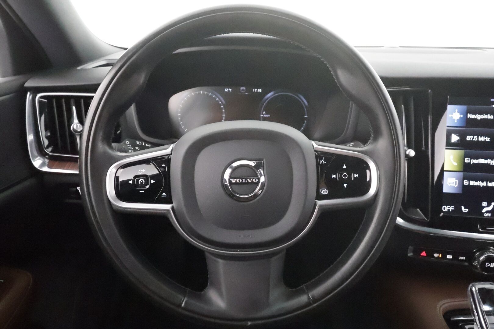 Volvo V60 2021 T8 TwE AWD Business Inscription aut * ACC / Webasto / Muistipenkki / BLIS / Ruskeat nahat / KeylessGo / LED / Navi * - 1.Om Suomi-auto / Kahdet renkaat aluvanteilla / Merkkihuollettu