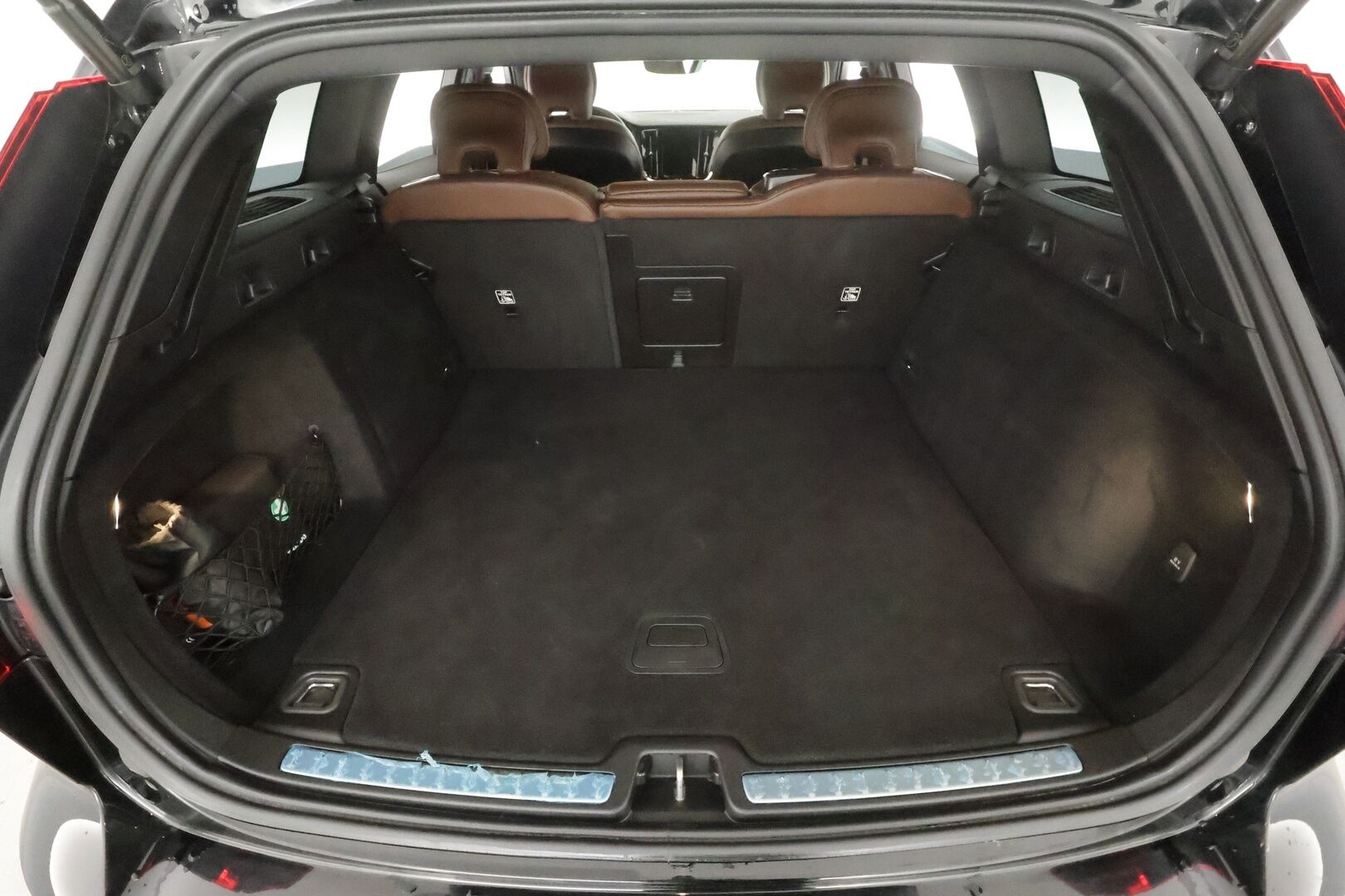 Volvo V60 2021 T8 TwE AWD Business Inscription aut * ACC / Webasto / Muistipenkki / BLIS / Ruskeat nahat / KeylessGo / LED / Navi * - 1.Om Suomi-auto / Kahdet renkaat aluvanteilla / Merkkihuollettu