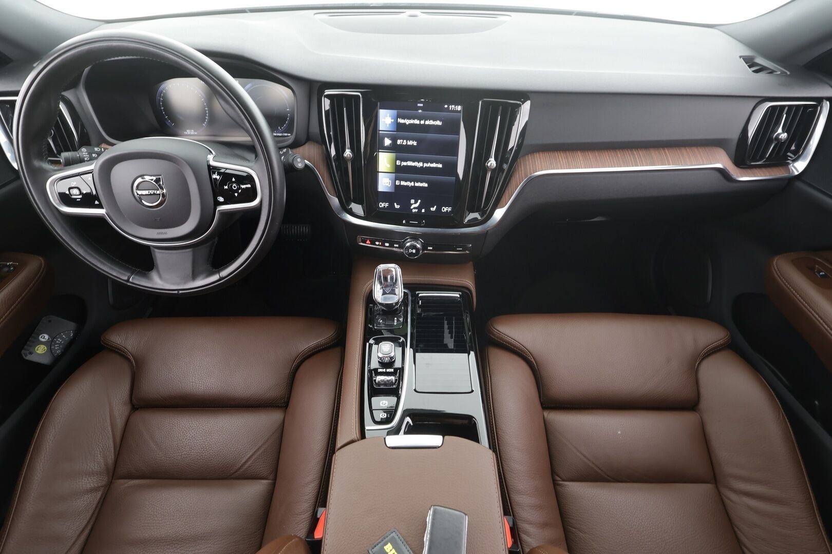 Volvo V60 2021 T8 TwE AWD Business Inscription aut * ACC / Webasto / Muistipenkki / BLIS / ALV / Ruskeat nahat / Keyless / LED / Navi * - 1.Om Suomi-auto / Kahdet renkaat aluvanteilla / Merkkihuollettu*