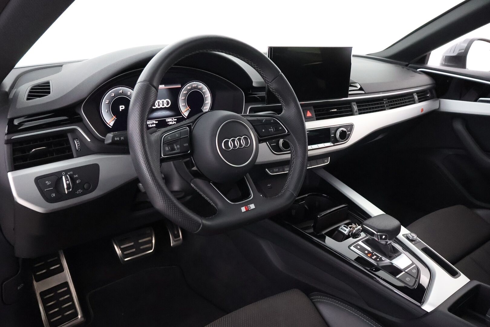 Audi A5 2021 Sportback Business Advanced 40 TFSI MHEV S tronic S Line - 3,99 % KORKOTARJOUS TÄHÄN AUTOON 7.9. ASTI! - Suomiauto / Webasto / Peruutuskamera / Digital Cockpit / Vetokoukku / Matrix LED / Puolinahkasisusta / Todella näyttävä!