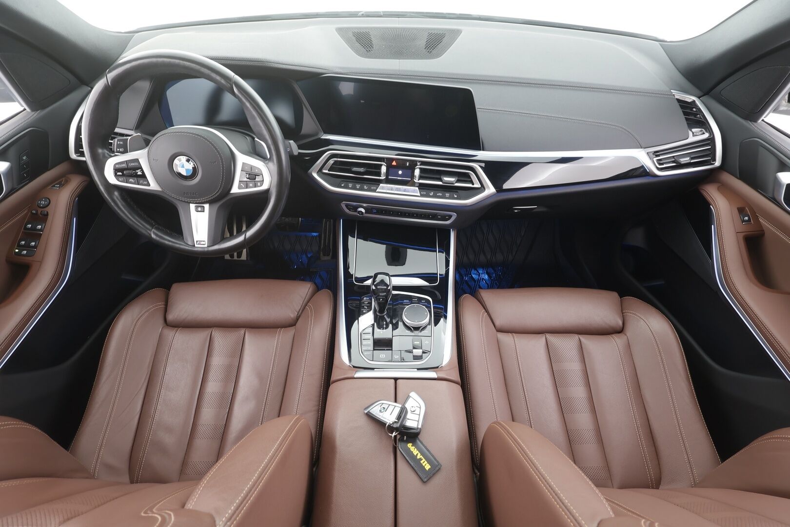 BMW X5 2021 G05 xDrive45e A M Sport - | ACC | Lisälämmitin | Koukku | Ilma-alusta | Soft Close | Hifit | Adapt. LED | 360-Kamera | Panorama | Muistipenkki | Ruskeat Sporttinahat | Comfort Access | Suomi-auto | Merkkihuollettu |