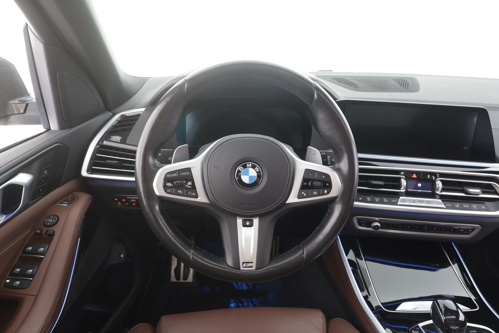 BMW X5 2021 G05 xDrive45e A M Sport - | ACC | Lisälämmitin | Koukku | Ilma-alusta | Soft Close | Hifit | Adapt. LED | 360-Kamera | Panorama | Muistipenkki | Ruskeat Sporttinahat | Comfort Access | Suomi-auto | Merkkihuollettu |