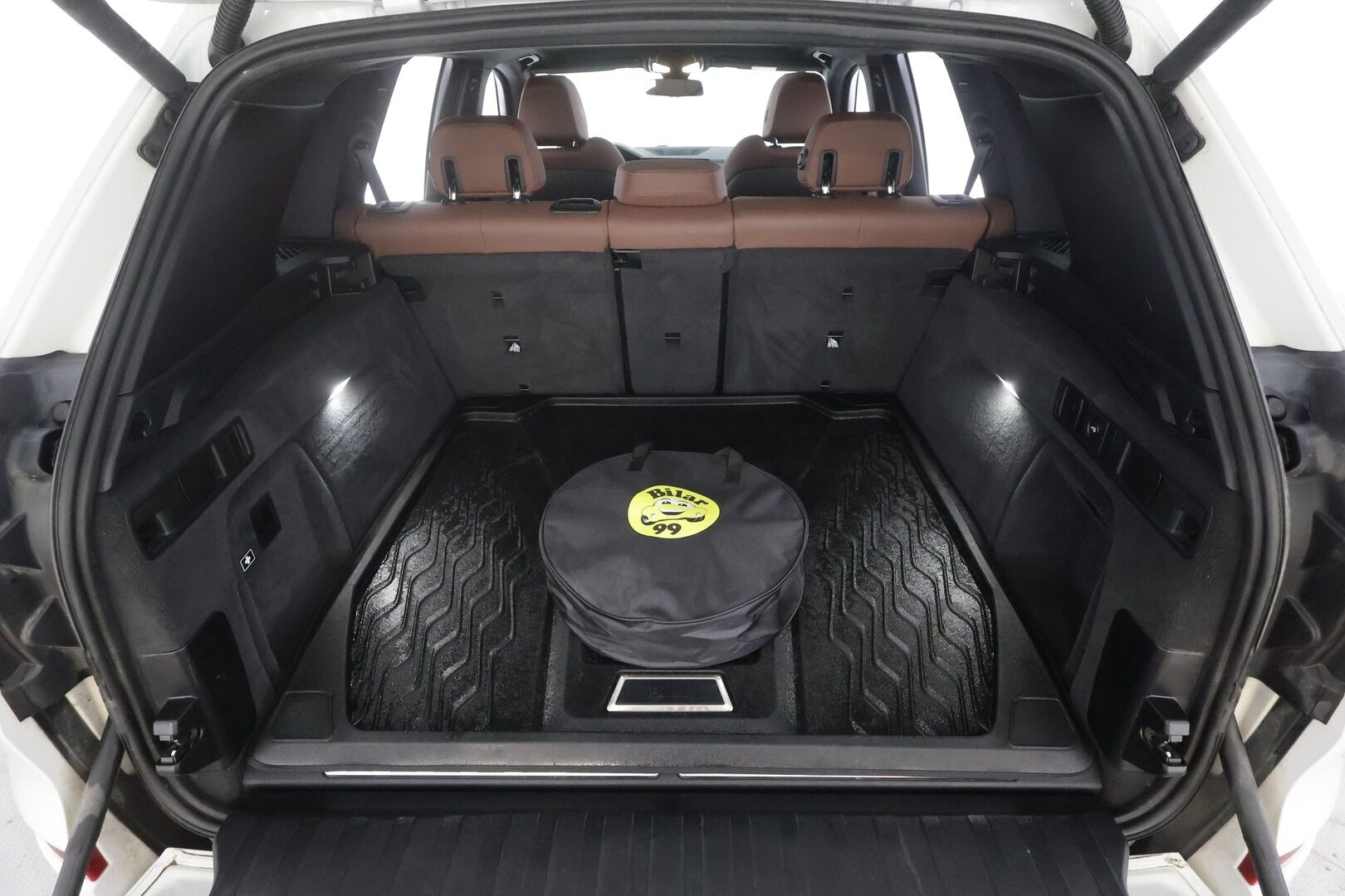 BMW X5 2021 G05 xDrive45e A M Sport - | ACC | Lisälämmitin | Koukku | Ilma-alusta | Soft Close | Hifit | Adapt. LED | 360-Kamera | Panorama | Muistipenkki | Ruskeat Sporttinahat | Comfort Access | Suomi-auto | Merkkihuollettu |