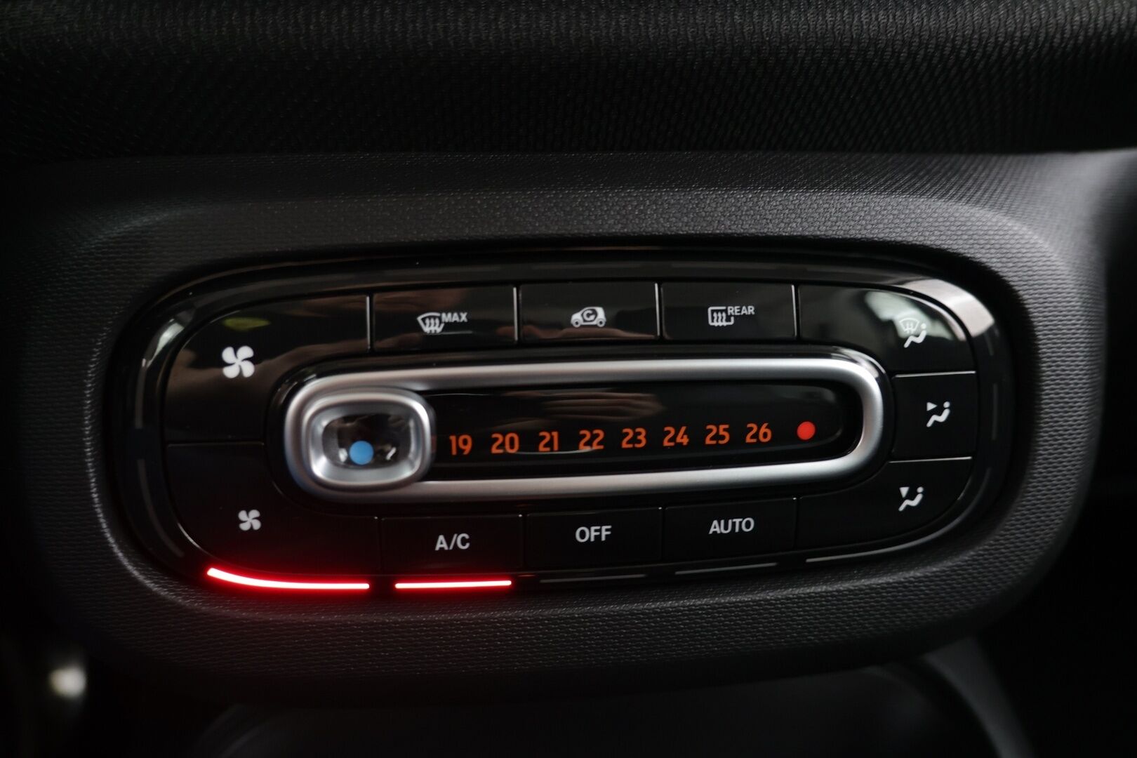 smart fortwo 2023 coupé EQ - | Näppärä! | Nahkapenkit | Peruutustutka | Automaattinen ilmastointi | Penkinlämmittimet |