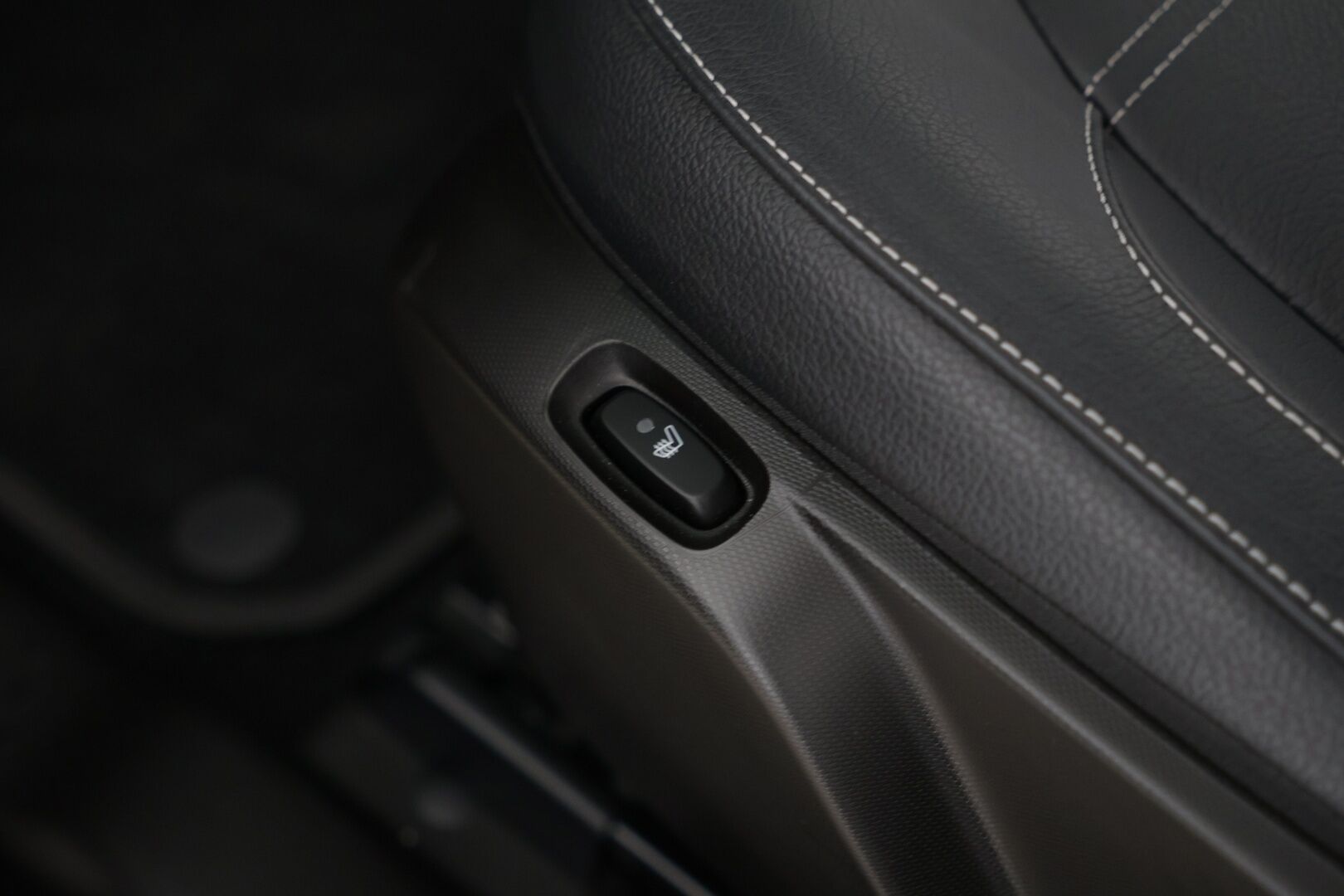 smart fortwo 2023 coupé EQ - | Näppärä! | Nahkapenkit | Peruutustutka | Automaattinen ilmastointi | Penkinlämmittimet |