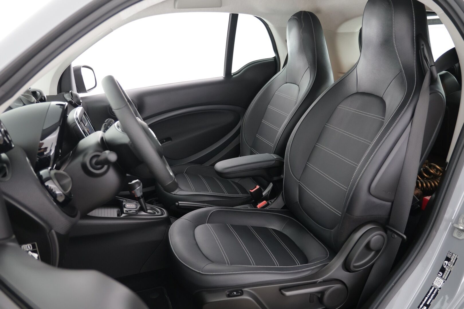 smart fortwo 2023 coupé EQ - | Näppärä! | Nahkapenkit | Peruutustutka | Automaattinen ilmastointi | Penkinlämmittimet |