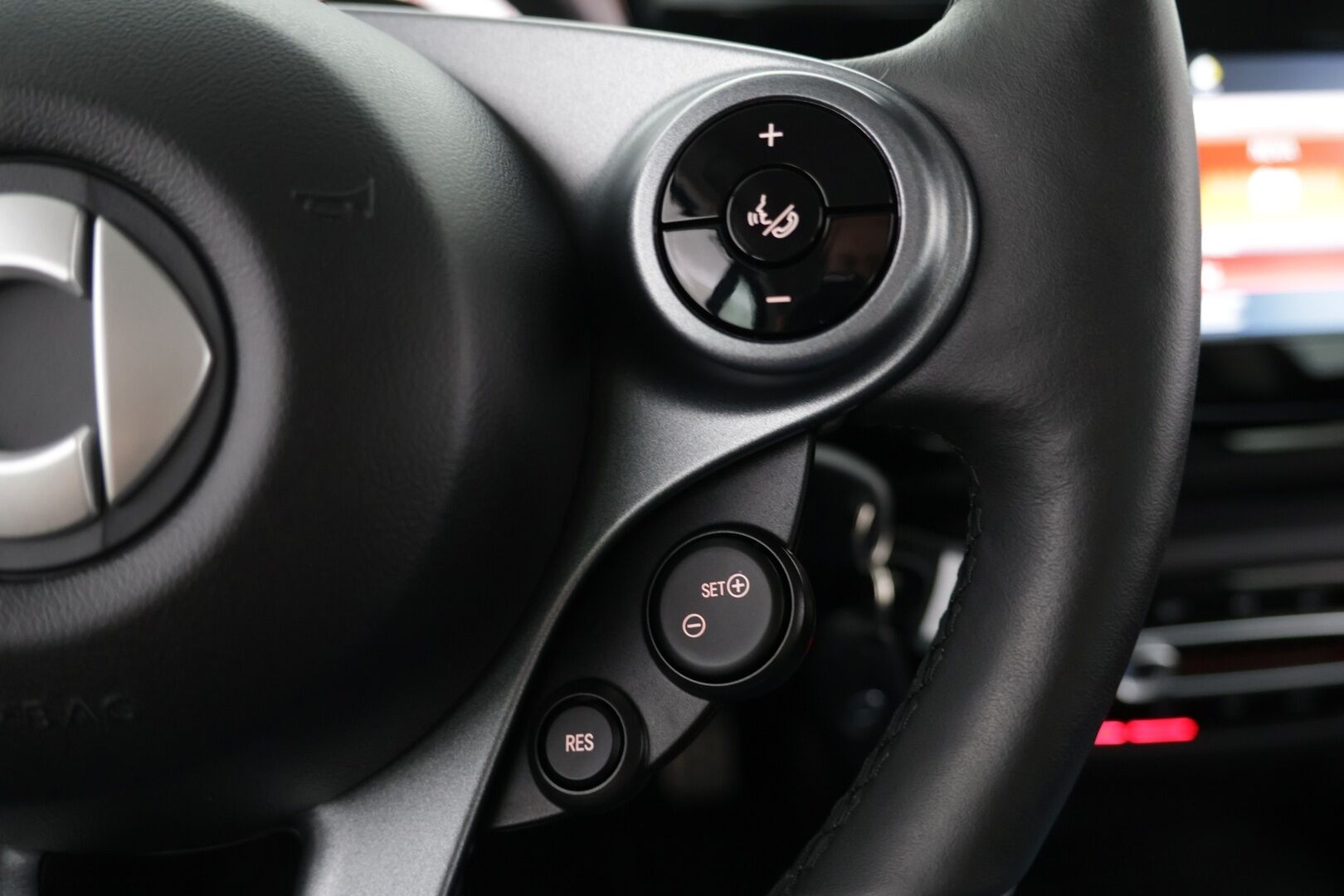 smart fortwo 2023 coupé EQ - | Näppärä! | Nahkapenkit | Peruutustutka | Automaattinen ilmastointi | Penkinlämmittimet |