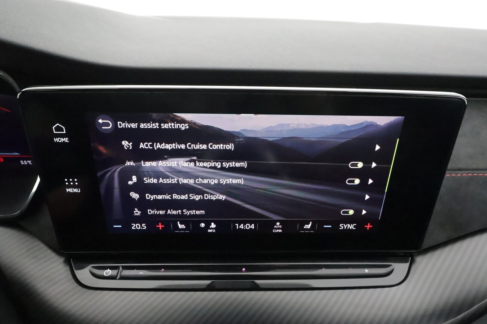 Skoda Octavia 2021 2,0 TSI RS DSG Autom. * ACC / Webasto / Koukku / Canton / Matrix LED / Navi / Sporttipenkit / Digimittaristo / Ratinlämmitin / Keyless * - Suomi-auto / Kahdet renkaat aluvanteilla