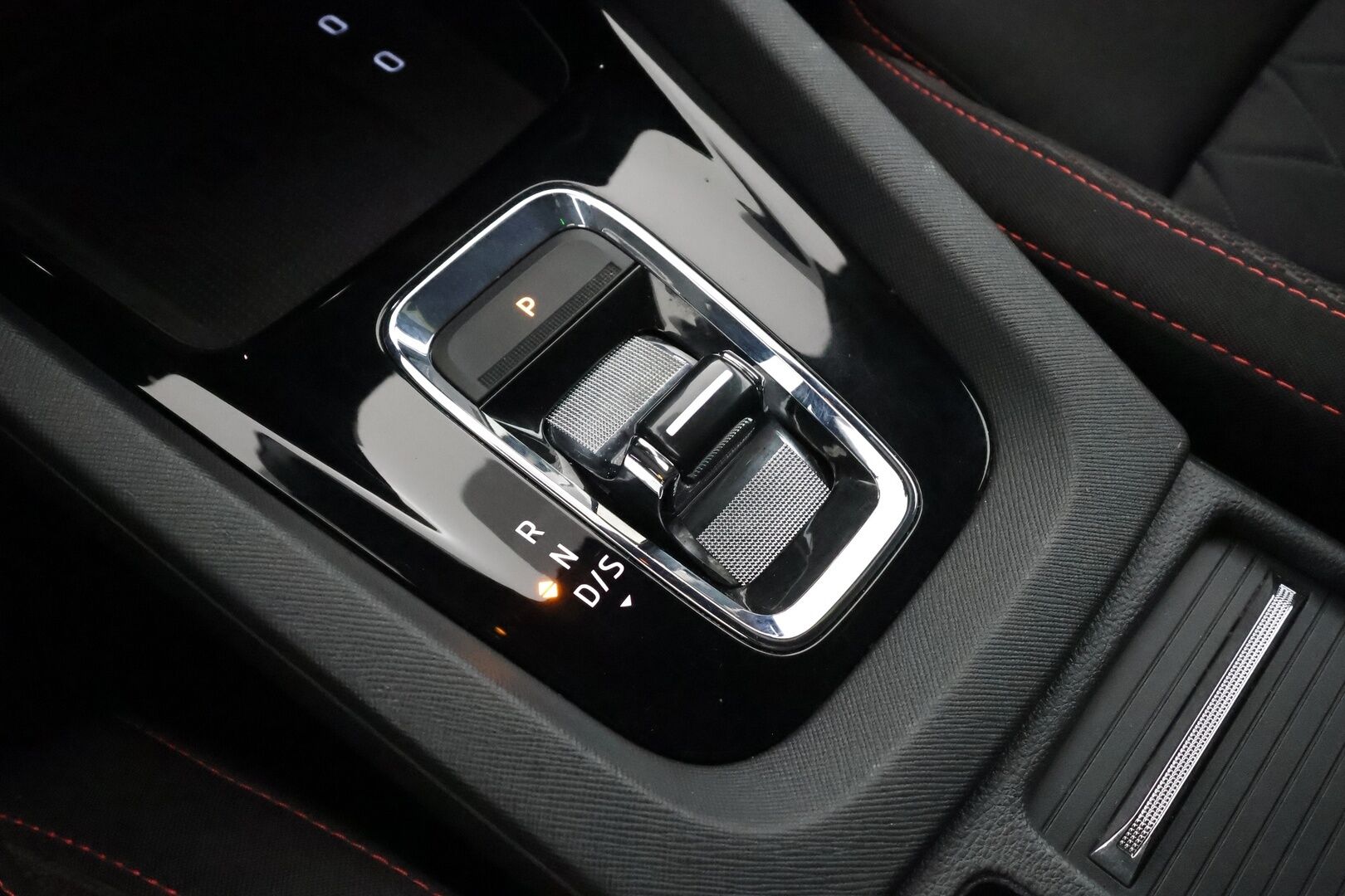 Skoda Octavia 2021 2,0 TSI RS DSG Autom. * ACC / Webasto / Koukku / Canton / Matrix LED / Navi / Sporttipenkit / Digimittaristo / Ratinlämmitin / Keyless * - Suomi-auto / Kahdet renkaat aluvanteilla