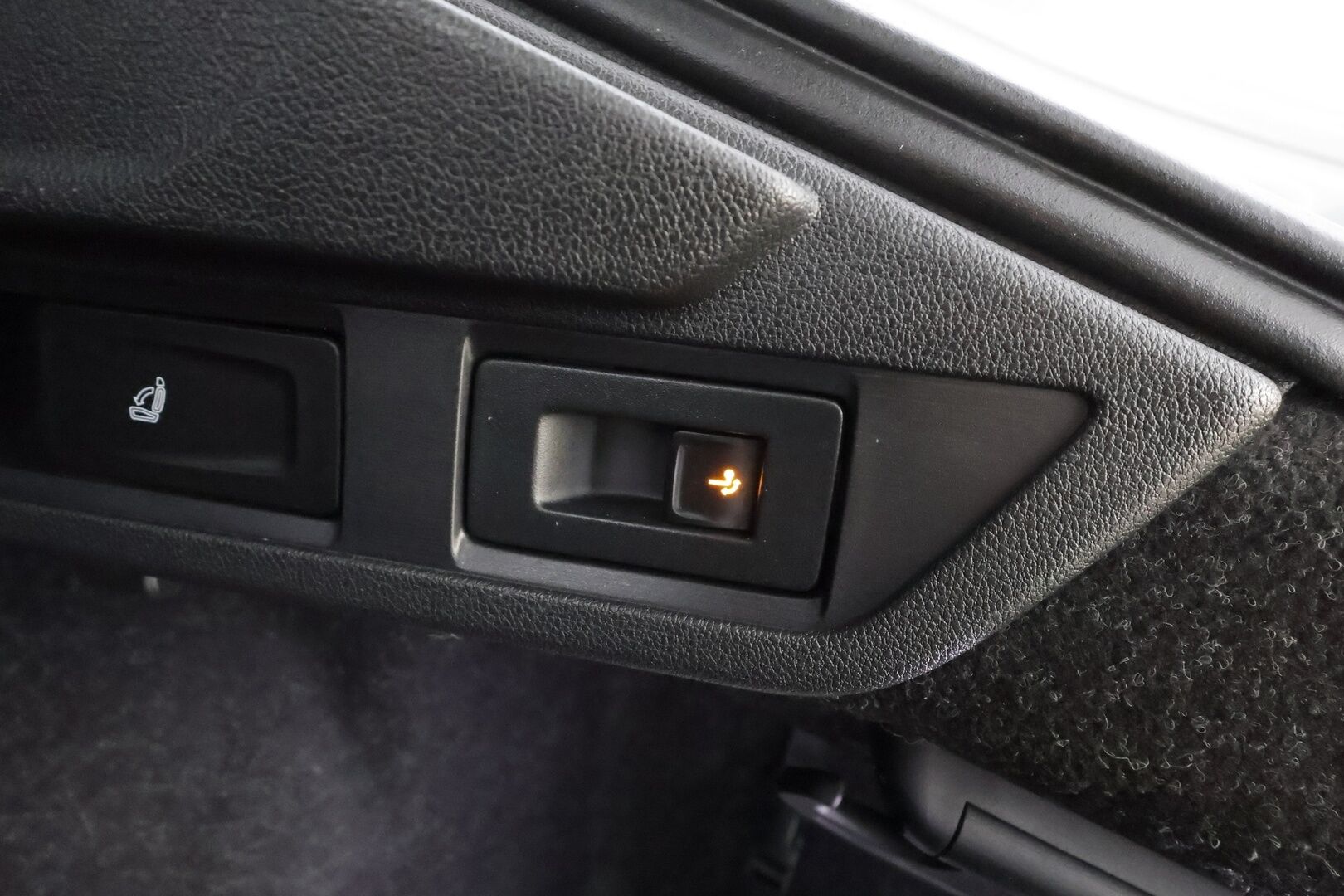 Skoda Octavia 2021 2,0 TSI RS DSG Autom. * ACC / Webasto / Koukku / Canton / Matrix LED / Navi / Sporttipenkit / Digimittaristo / Ratinlämmitin / Keyless * - Suomi-auto / Kahdet renkaat aluvanteilla