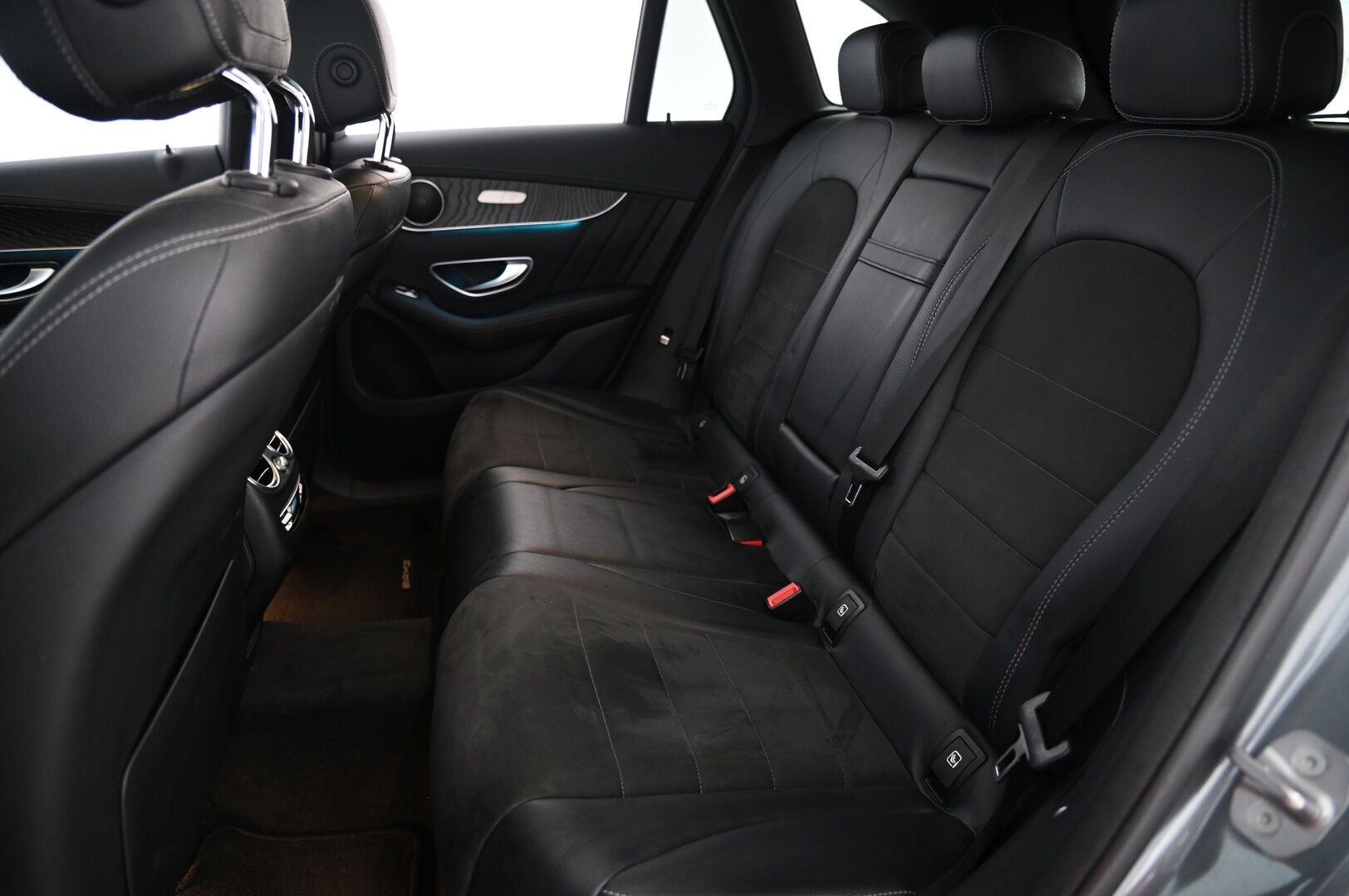 Mercedes-Benz GLC 2016 250 d 4Matic A Premium Business AMG *Panorama / 360-kamera / Koukku / Kessy / Navi* - *Juuri huollettu / AMG sisä- ja ulkopaketti / 2x hyvät renkaat aluvanteilla* - Osta nyt, maksa vasta ensi vuonna