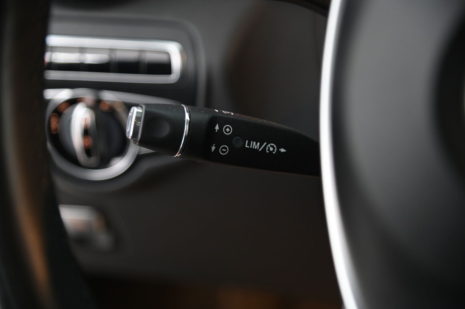 Mercedes-Benz GLC 2016 250 d 4Matic A Premium Business AMG *Panorama / 360-kamera / Koukku / Kessy / Navi* - *Juuri huollettu / AMG sisä- ja ulkopaketti / 2x hyvät renkaat aluvanteilla* - Osta nyt, maksa vasta ensi vuonna