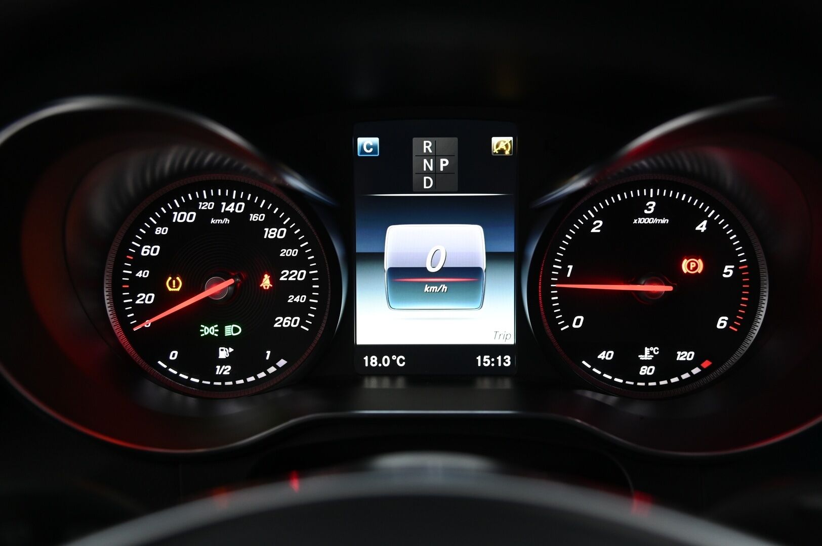 Mercedes-Benz GLC 2016 250 d 4Matic A Premium Business AMG *Panorama / 360-kamera / Koukku / Kessy / Navi* - *Juuri huollettu / AMG sisä- ja ulkopaketti / 2x hyvät renkaat aluvanteilla*