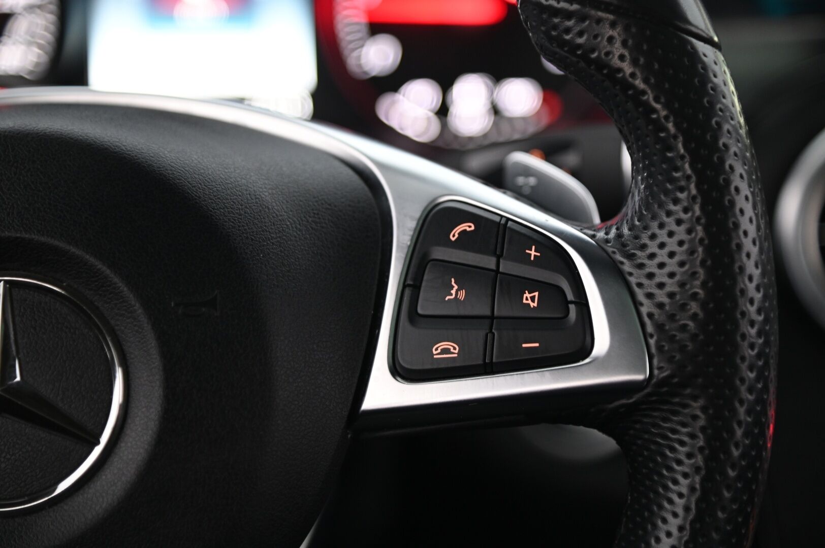 Mercedes-Benz GLC 2016 250 d 4Matic A Premium Business AMG *Panorama / 360-kamera / Koukku / Kessy / Navi* - *Juuri huollettu / AMG sisä- ja ulkopaketti / 2x hyvät renkaat aluvanteilla* - Osta nyt, maksa vasta ensi vuonna