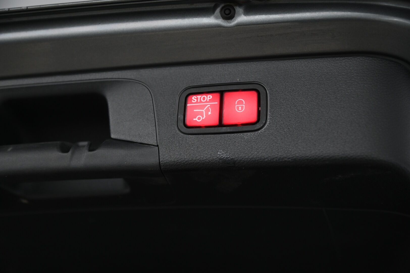 Mercedes-Benz GLC 2016 250 d 4Matic A Premium Business AMG *Panorama / 360-kamera / Koukku / Kessy / Navi* - *Juuri huollettu / AMG sisä- ja ulkopaketti / 2x hyvät renkaat aluvanteilla* - Osta nyt, maksa vasta ensi vuonna