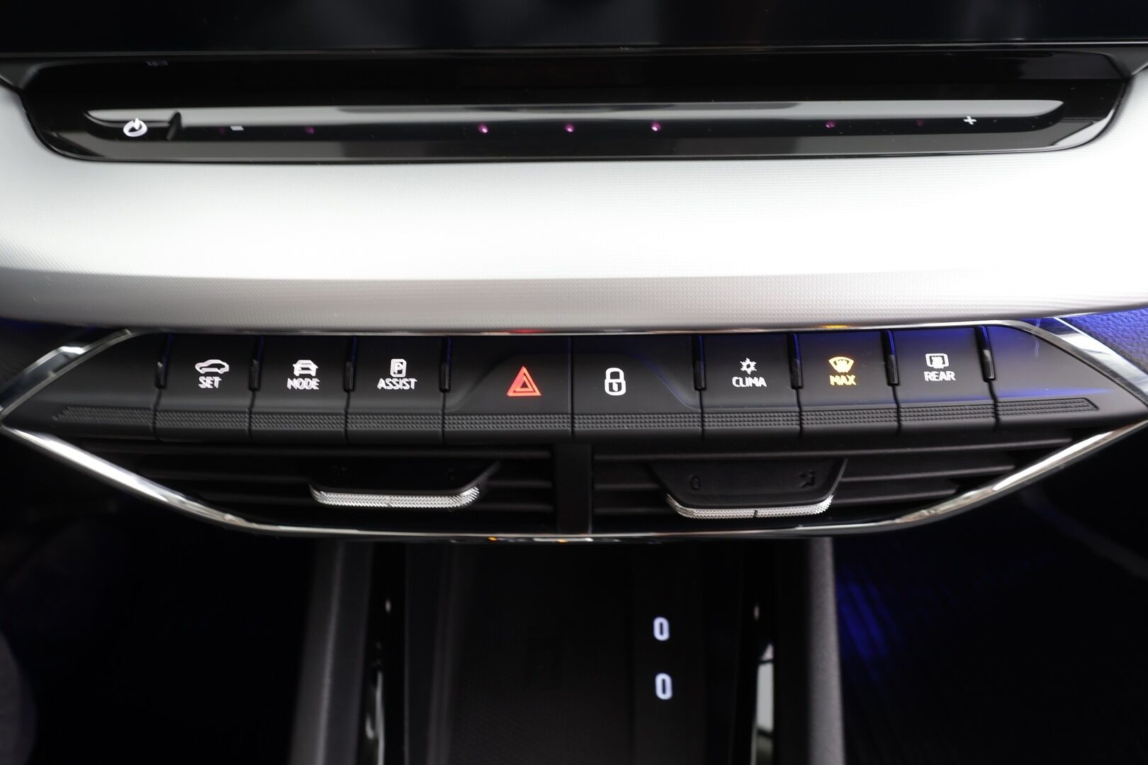 Skoda Octavia 2021 1,4 TSI PHEV Style iV DSG * ACC / Matrix-LED / P.kamera / Koukku / HUD / Kaistavahti / Keyless * - Suomi-auto / 2x Latauskapeelit / Kahdet renkaat / Merkkihuollot - HULLUT JOULUT KORKOTARJOUS 2,49% 