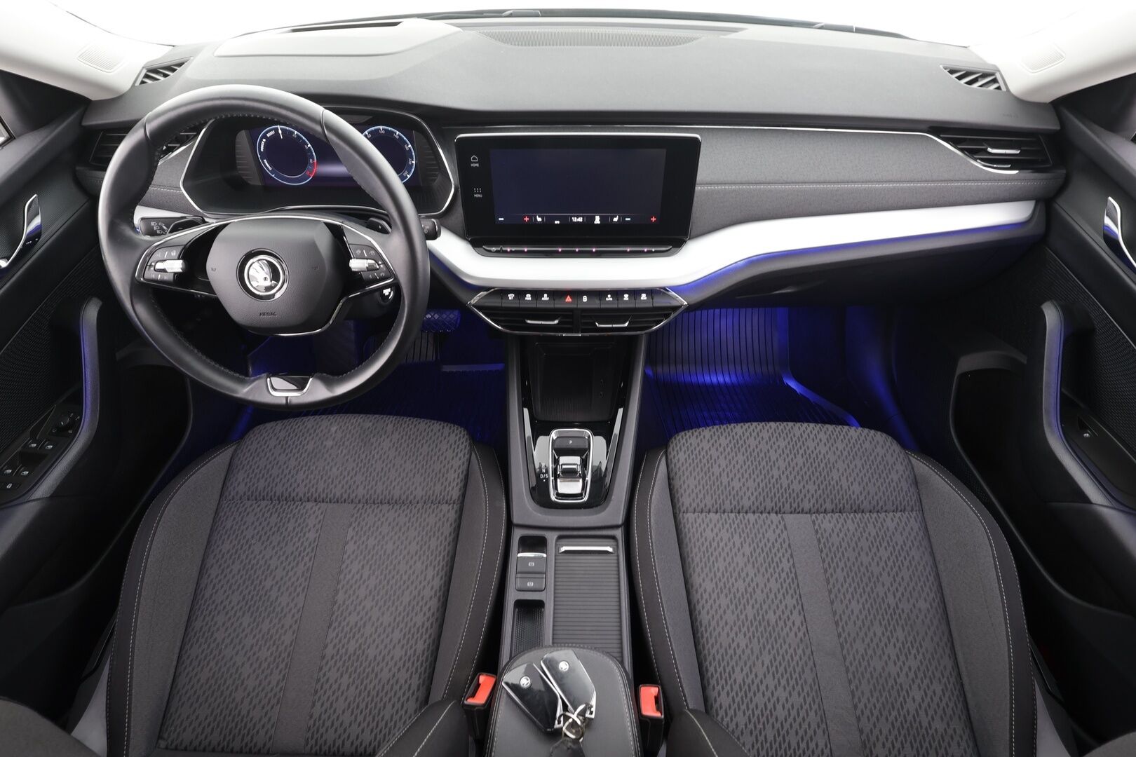 Skoda Octavia 2021 1,4 TSI PHEV Style iV DSG * ACC / Matrix-LED / P.kamera / Koukku / HUD / Kaistavahti / Keyless * - Suomi-auto / 2x Latauskapeelit / Kahdet renkaat / Merkkihuollot - HULLUT JOULUT KORKOTARJOUS 2,49% 