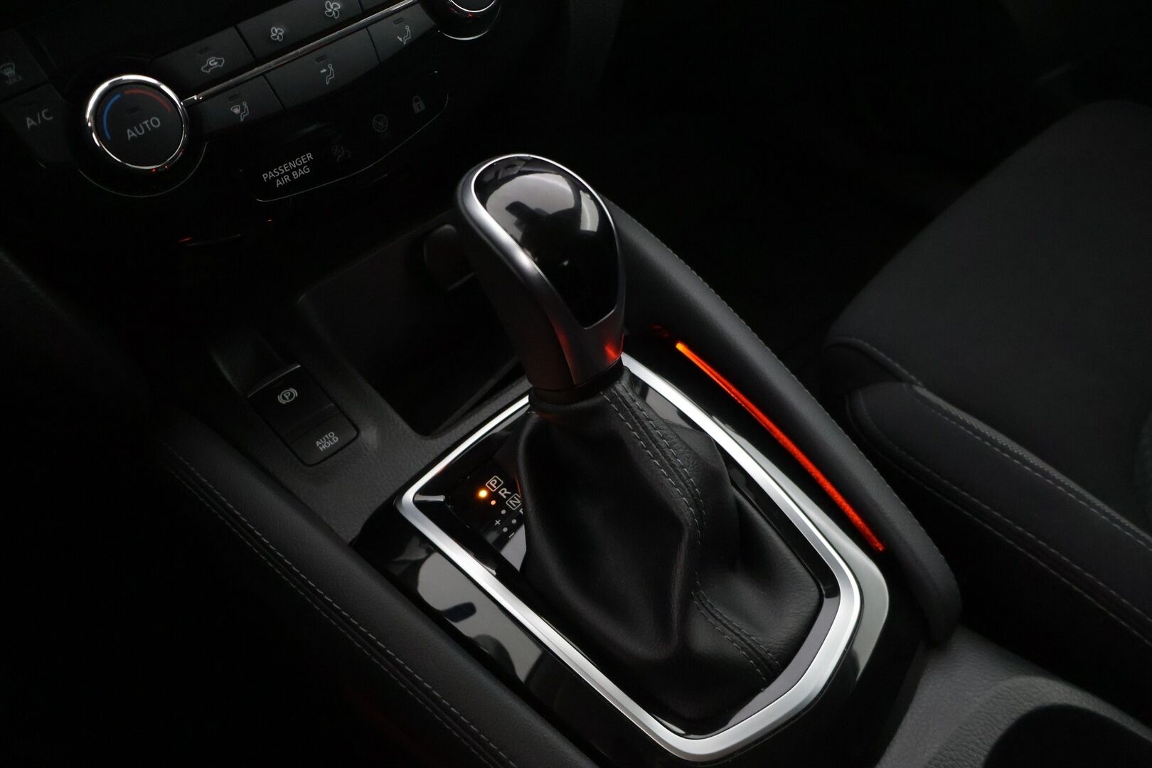 Nissan Qashqai 2021 DIG-T 160 N-Connecta 2WD DCT NNC * Suomi-auto / Lohkolämmitin / 360-kamera / Keyless Go / Navi ** - *Siistikuntoinen vähän ajettu Suomiauto! / CarPlay / Tutkat / LED / 2x renkaat* 